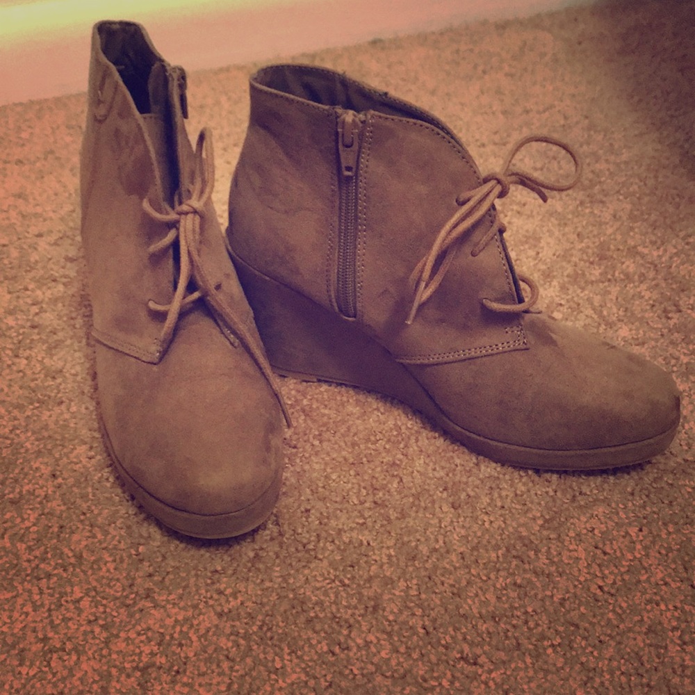 Tan Wedged Heels